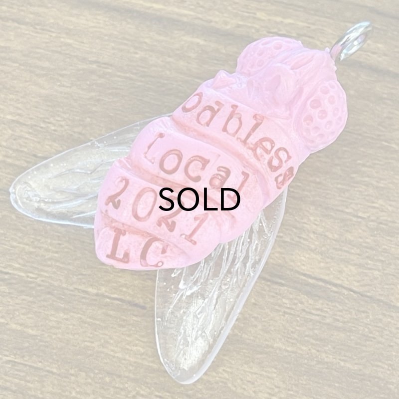 画像2: LOCALCORE (ローカルコア）FLY KEY CHAIN Glow in the dark　"Sculpture By Chop" (2)