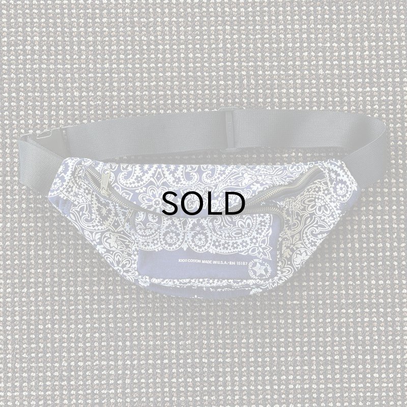 画像1: 【BrandNew】Remake Paisley Bandana Body Bag/Blue （リメイク・ペイズリー柄バンダナ・ボディバッグ・ブルー） (1)