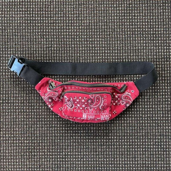 画像1: 【BrandNew】Remake Paisley Bandana Body Bag/Red （リメイク・ペイズリー柄バンダナ・ボディバッグ・レッド）