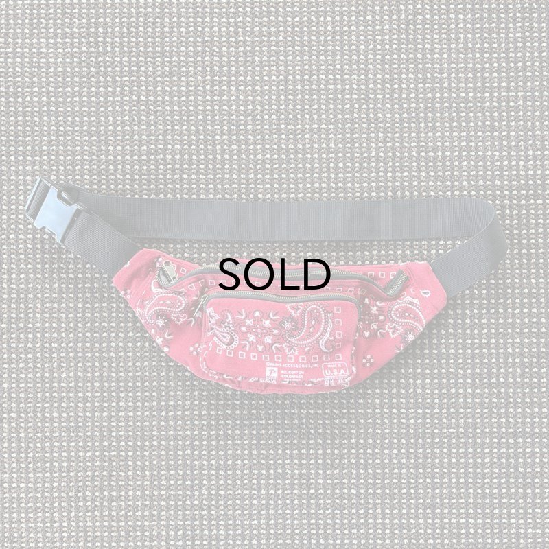 画像1: 【BrandNew】Remake Paisley Bandana Body Bag/Red （リメイク・ペイズリー柄バンダナ・ボディバッグ・レッド） (1)