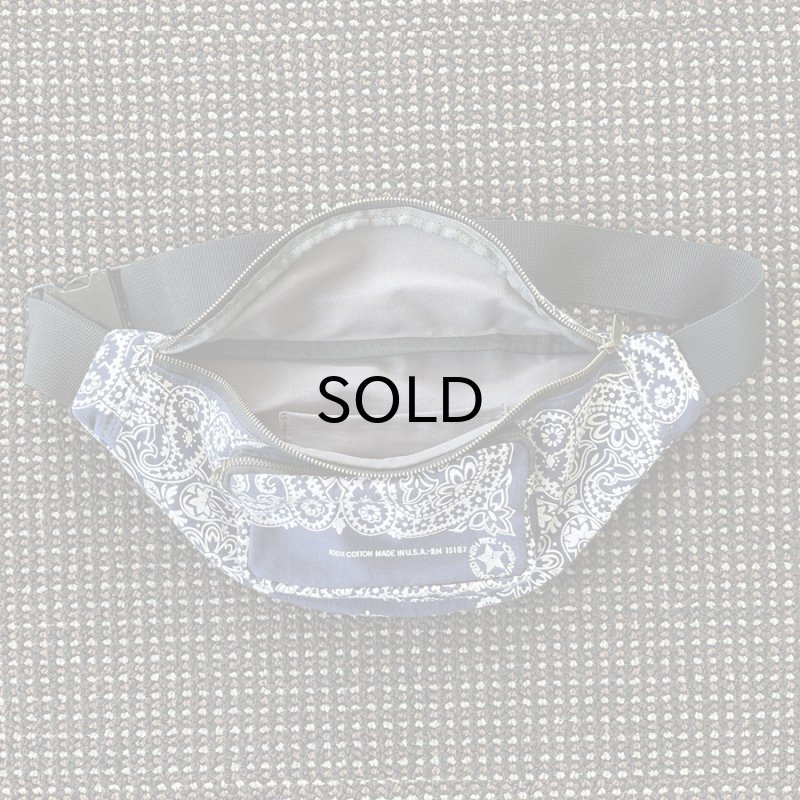 画像3: 【BrandNew】Remake Paisley Bandana Body Bag/Blue （リメイク・ペイズリー柄バンダナ・ボディバッグ・ブルー） (3)