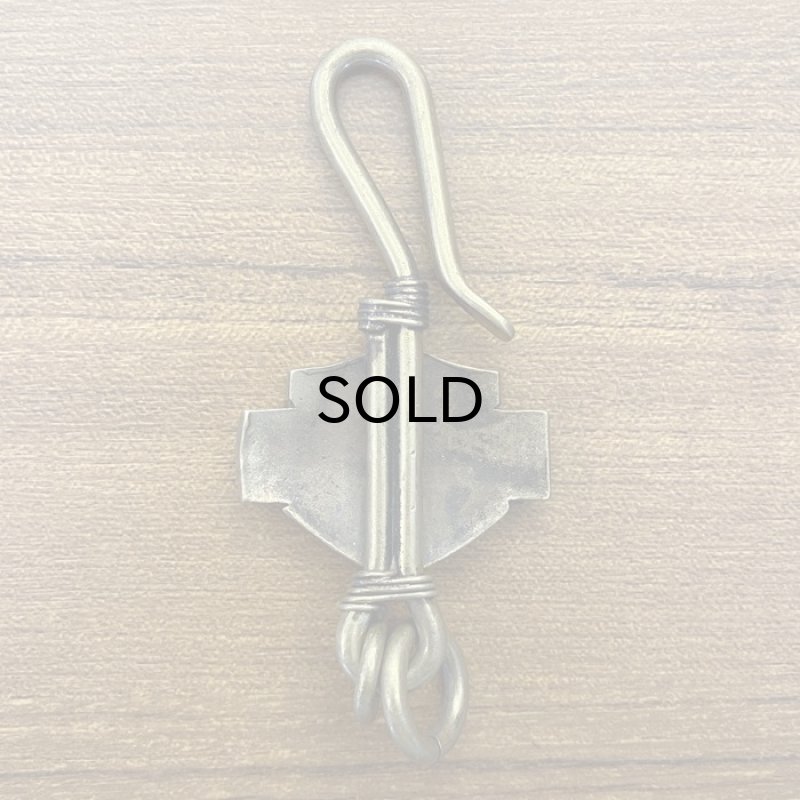 画像2: 【Vintage/Used】ブラス・バー＆シールド・H.Dデザイン・キーリング (2)