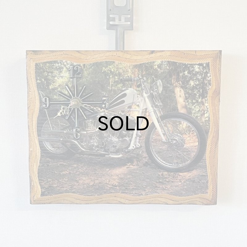 画像2: 【Vintage/Used】デッドストック・ビンテージKEOTA ウッドフレーム・ウォールクロック（ナックル/チョッパー） (2)